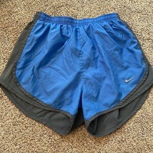 ⭐️ 3 for 20! Nike tempo shorts small